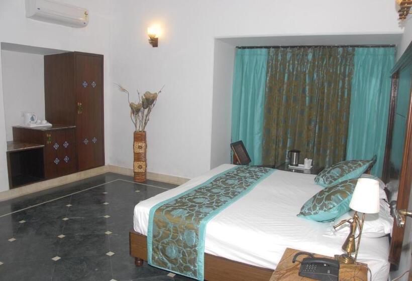 Номер Deluxe, Nahargarh Haveli