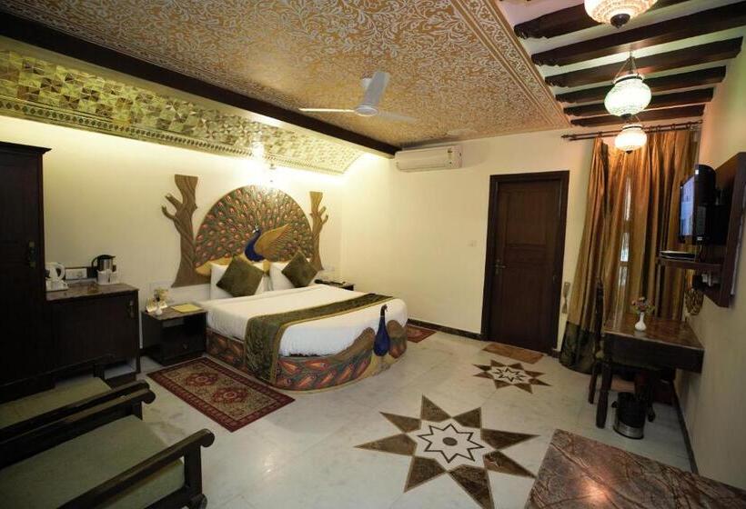 Королевский Люкс, Nahargarh Haveli