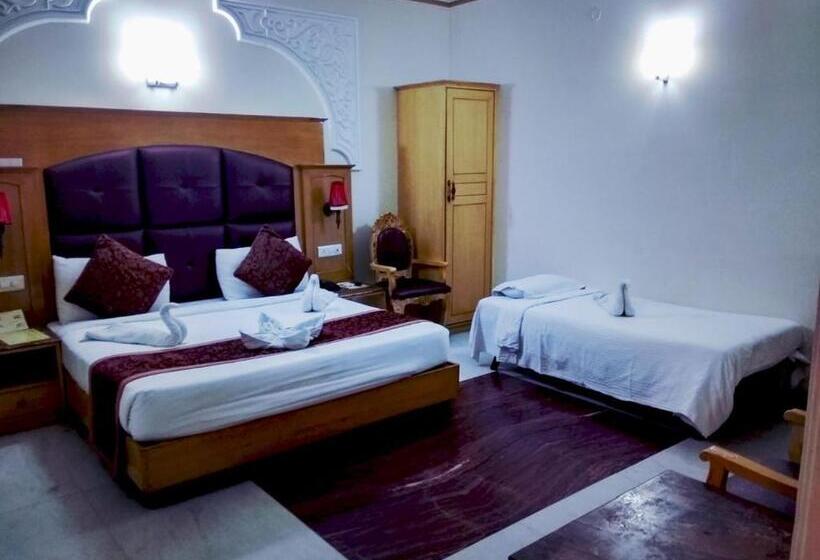 غرفة ديلوكس ثلاثية, Nahargarh Haveli