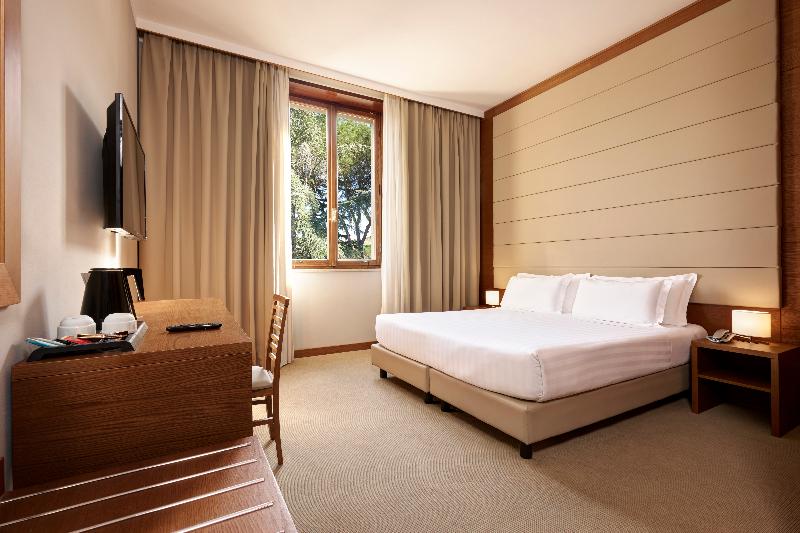 اتاق اجرایی, Occidental Aurelia