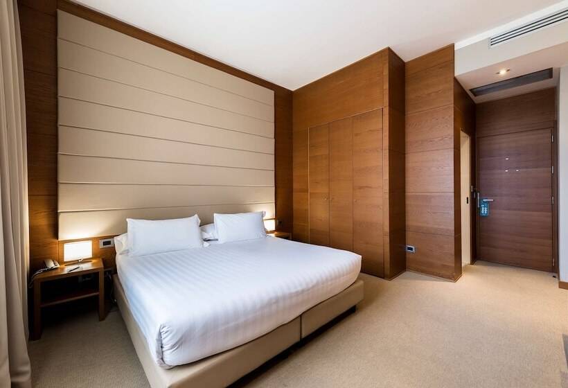 اتاق سوپریور, Occidental Aurelia