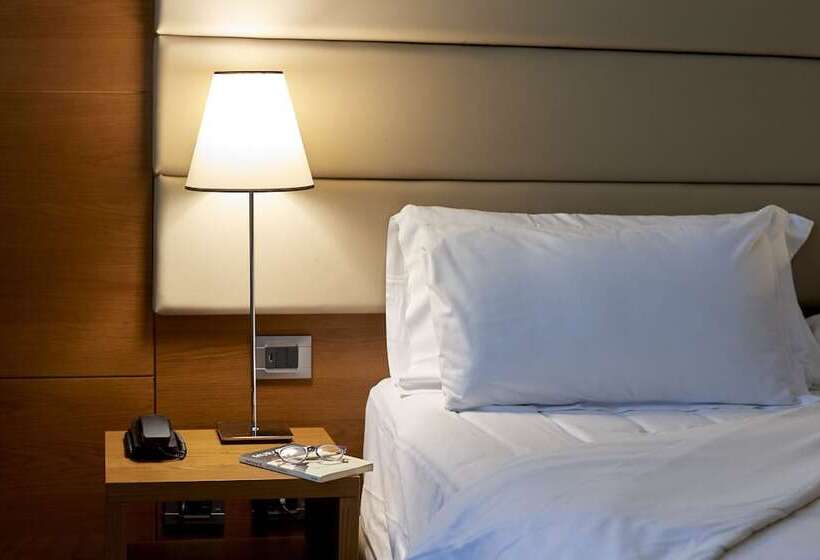 اتاق سوپریور, Occidental Aurelia