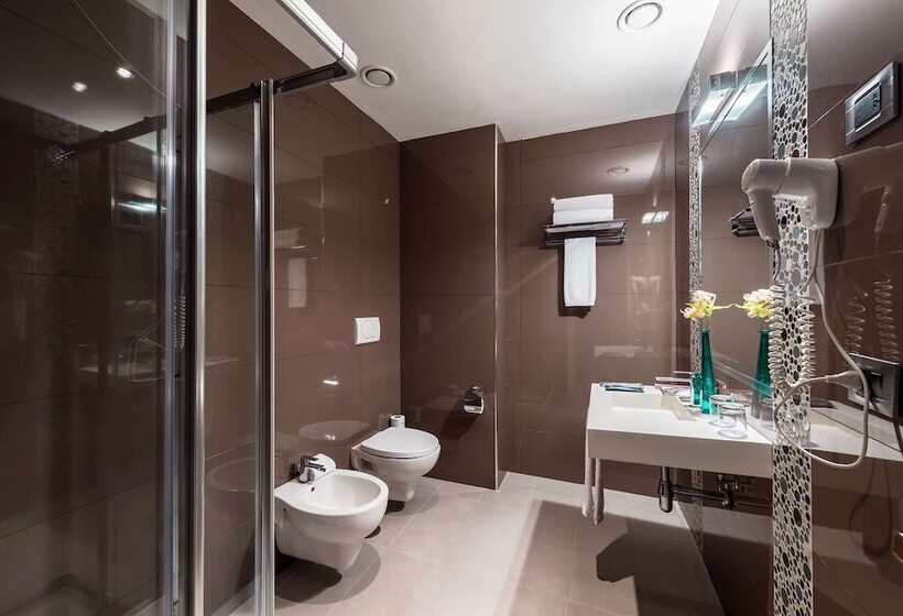 اتاق لوکس, Occidental Aurelia