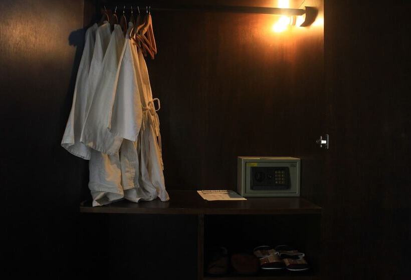 Семейный Номер, Rainforest Chiangmai