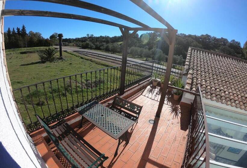 베이직 3인 룸, Venta De Abajo