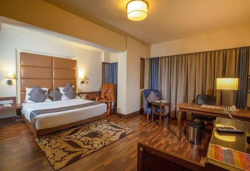 Suite, Yogi Midtown