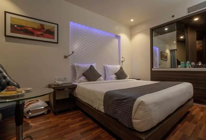Executive Room, Yogi Midtown
