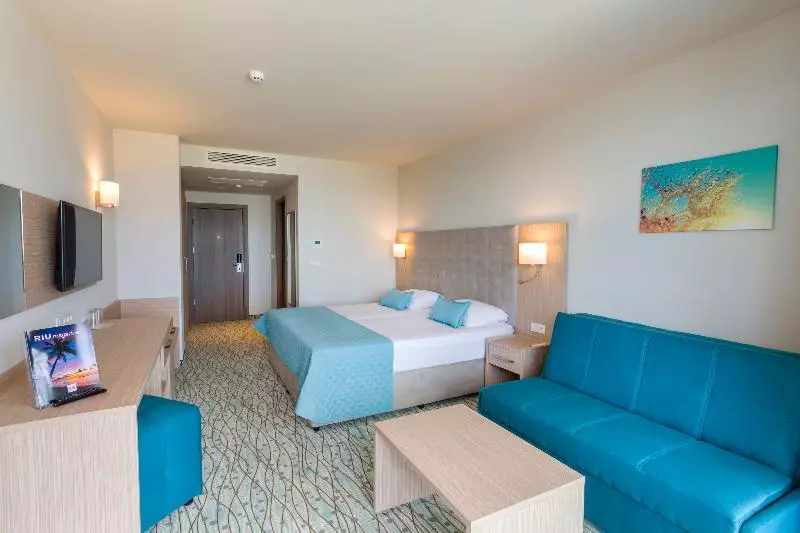 اتاق اساندارد با چشم‌انداز جانبی به دریا, Astoria Hotel All Inclusive & Private Beach