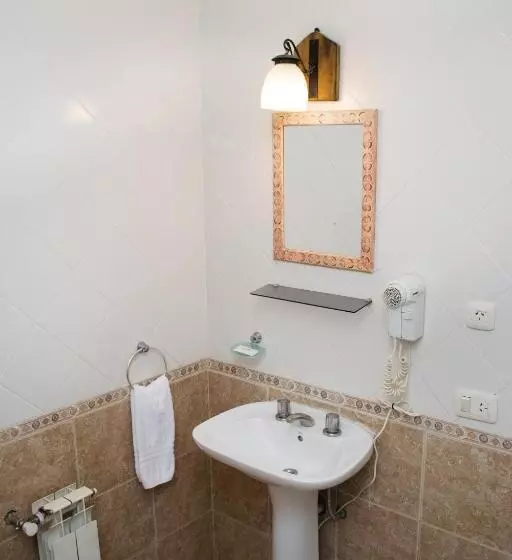 اتاق استاندارد سه نفره, Hostel Inn Calafate
