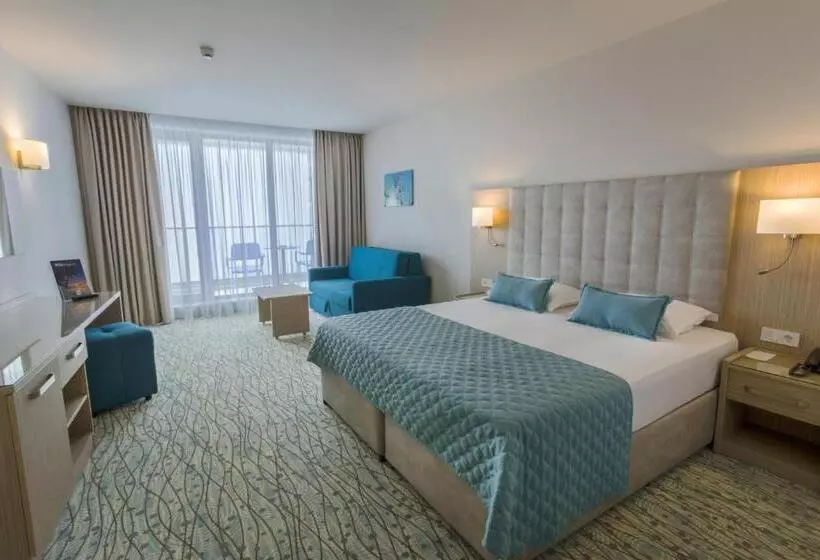 اتاق اساندارد با چشم‌انداز جانبی به دریا, Astoria Hotel All Inclusive & Private Beach