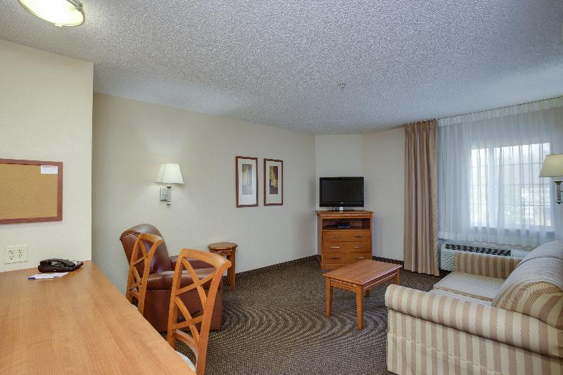 스위트 킹사이즈 침대, Candlewood Suites Richmond Airport, An Ihg