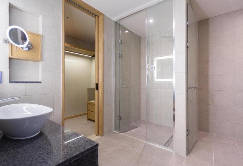 Junior Suite Deluxe, Charis