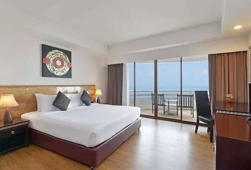 سوئیت اجرایی با چشم‌انداز دریا, D Varee Jomtien Beach Pattaya