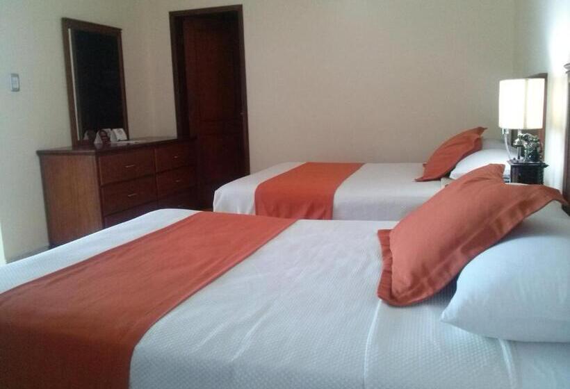 豪华工作室, El Marques