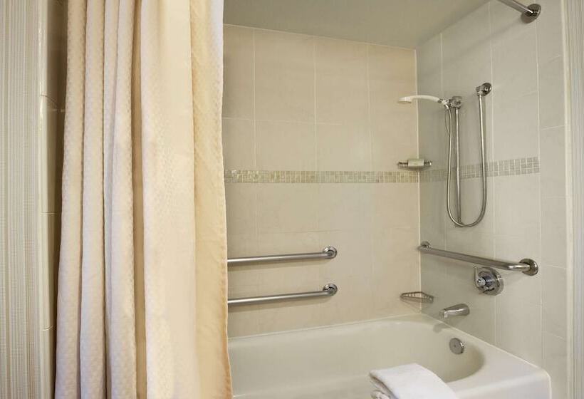 身障者適用スイートルーム, Homewood Suites By Hilton Baltimore Inner Harbor