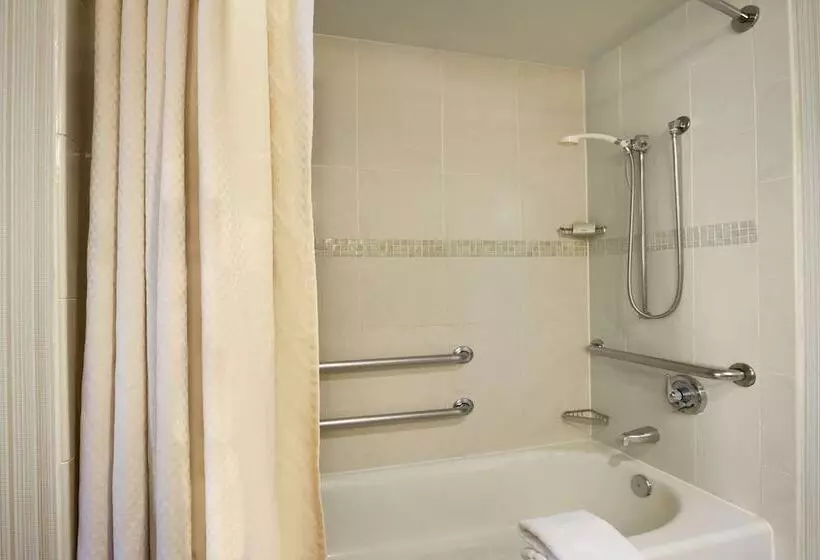 身障者適用スイートルーム, Homewood Suites By Hilton Baltimore Inner Harbor