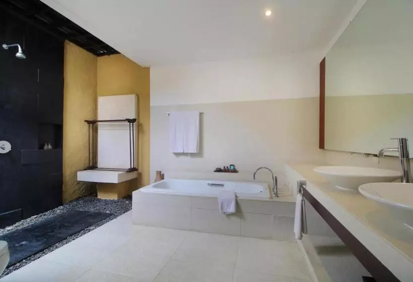 プール付３ベッドルーム　ビラ, Sagara Villas And Suites Sanur By Ahm