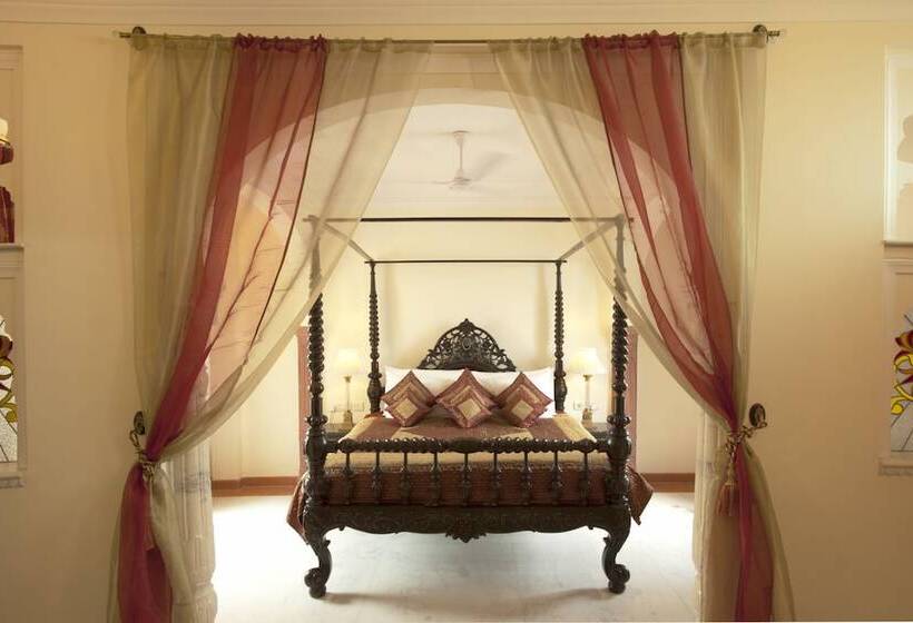 スイート, Shahpura House