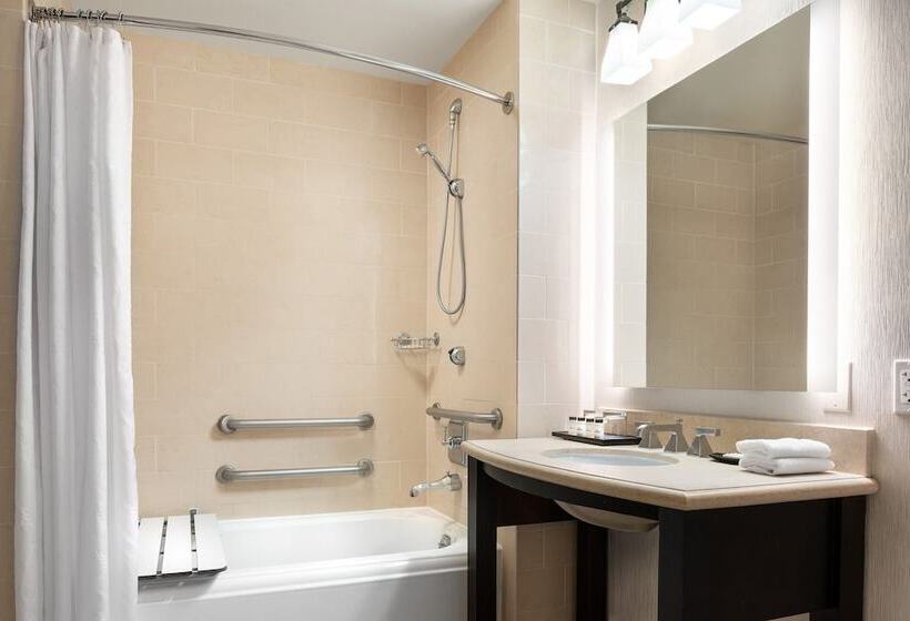 חדר סטנדרט מותאם לאדם עם מוגבלויות, Sheraton Garden Grove  Anaheim South