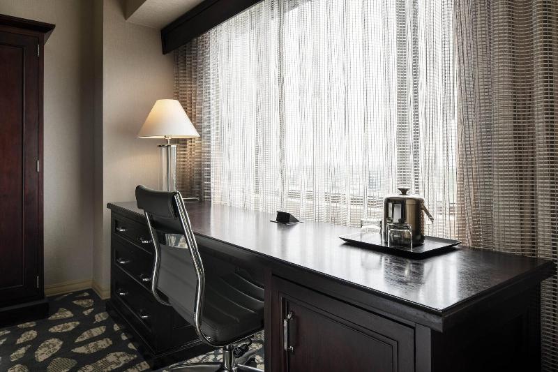 חדר סטנדרט עם מיטת קינג, Sheraton Garden Grove  Anaheim South