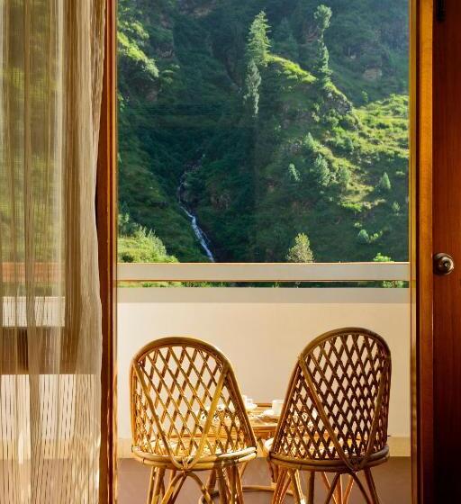 سوییت, Solang Valley Resort