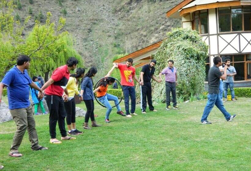 Deluxe Room Mountain View, Solang Valley Resort