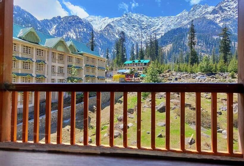 ویلای 3 خوابه, Solang Valley Resort