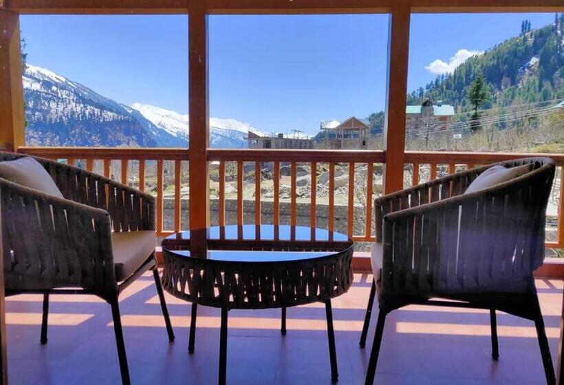 Вилла 3 Спальни, Solang Valley Resort