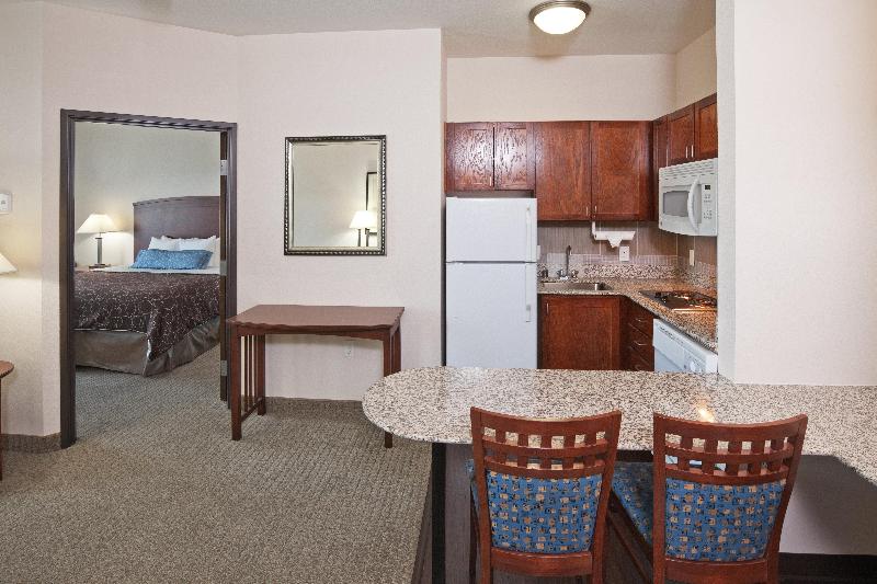 带大床的套房, Staybridge Suites Plano   Richardson Area, An Ihg