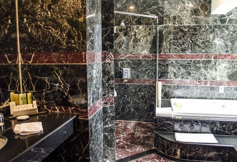 套房, Swiss Belhotel Maleosan Manado