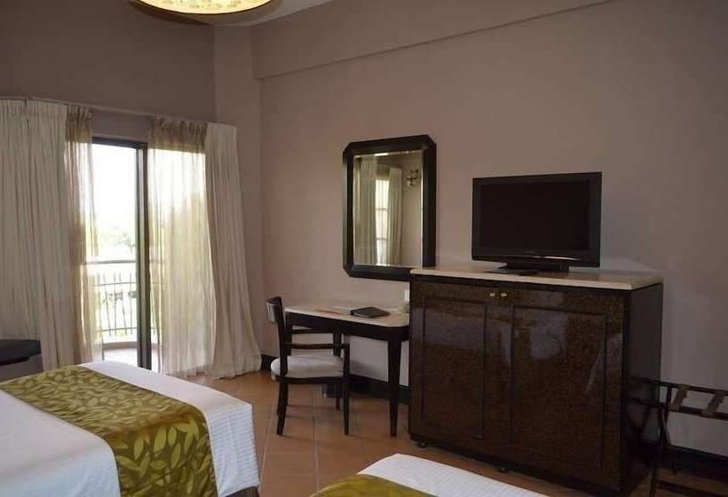 Quarto Deluxe Cama King, Thistle Port Dickson