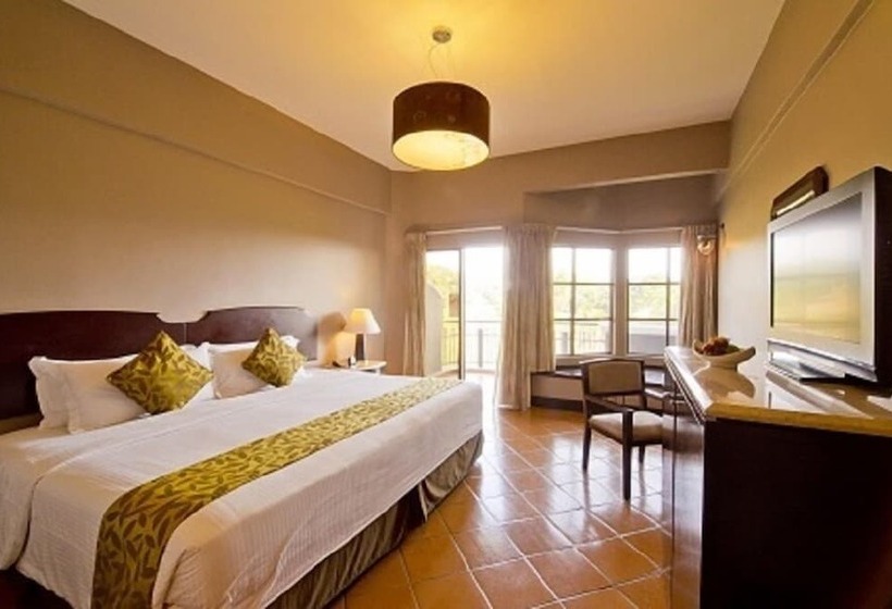 带大床的豪华间, Thistle Port Dickson