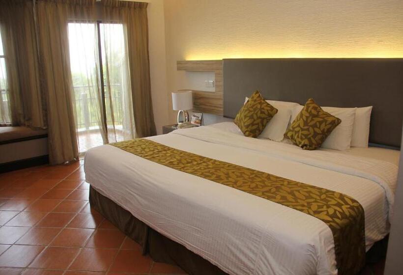 带大床的豪华间, Thistle Port Dickson