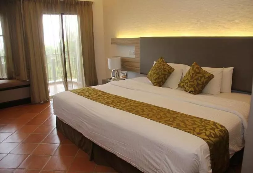 اتاق لوکس با تخت بزرگ, Thistle Port Dickson