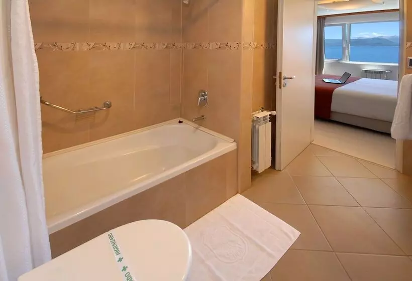 اتاق استاندارد با چشمانداز دریاچه, Tirol