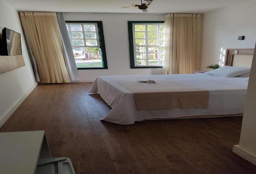 豪华三人间, Ville Real