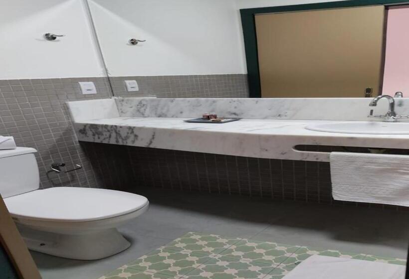 Habitació Triple Deluxe, Ville Real