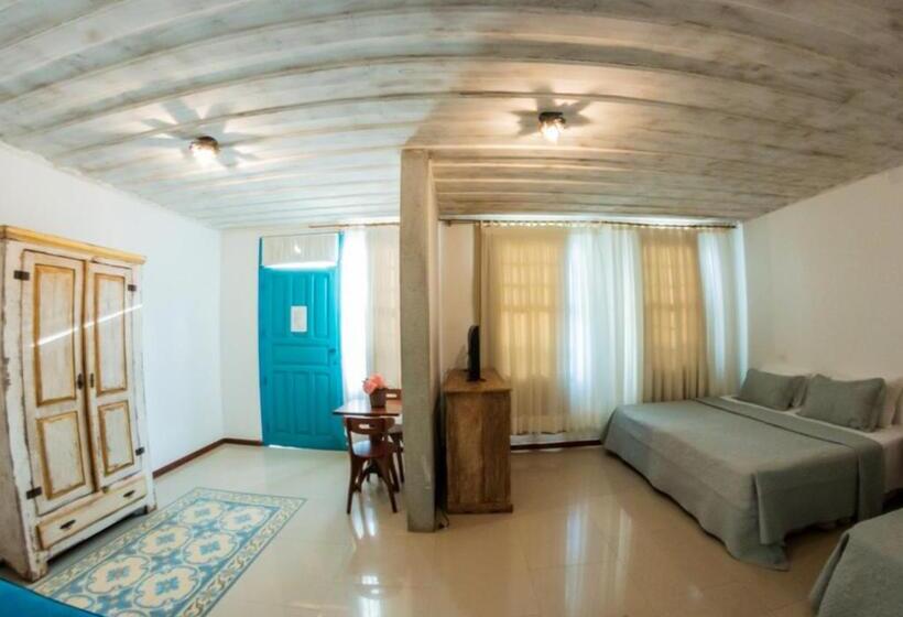 高级三人间, Ville Real