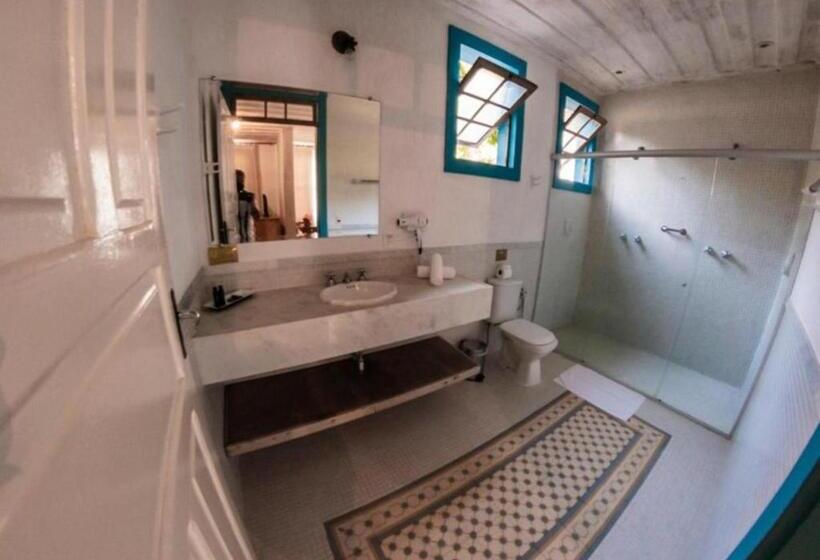 高级三人间, Ville Real