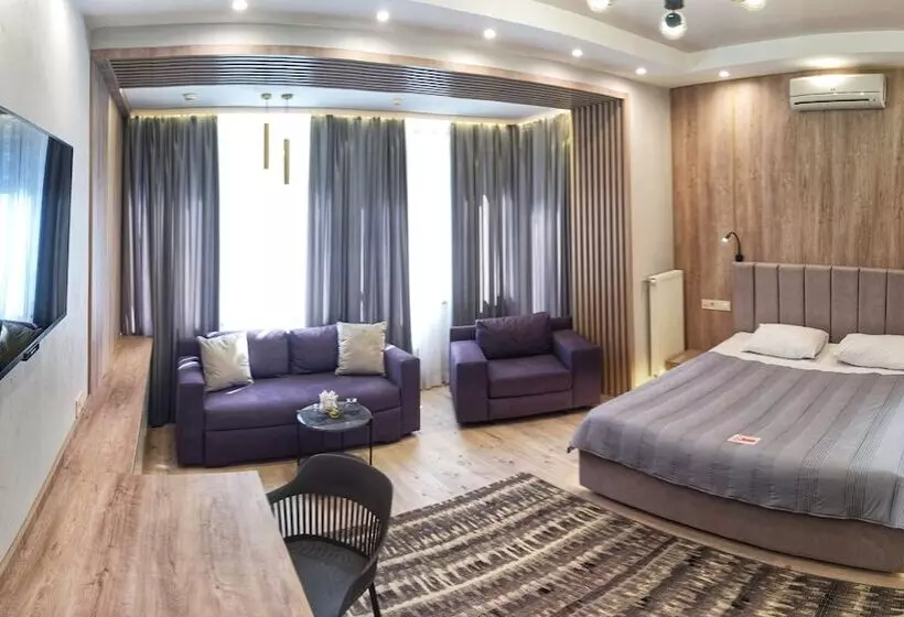 Superior Suite, Viva