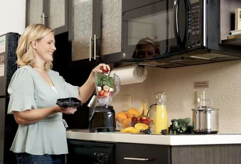 جناح, Candlewood Suites Portland Airport, An Ihg