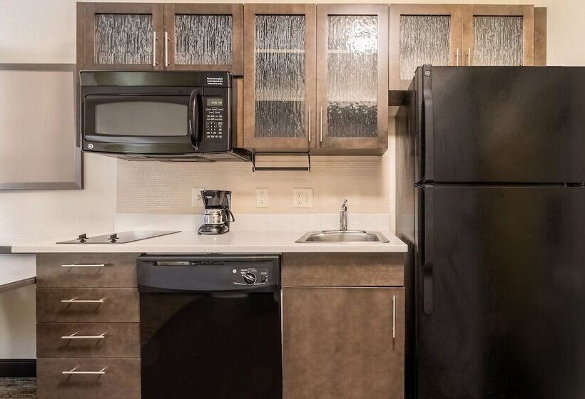 جناح, Candlewood Suites Portland Airport, An Ihg