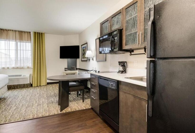 جناح, Candlewood Suites Portland Airport, An Ihg