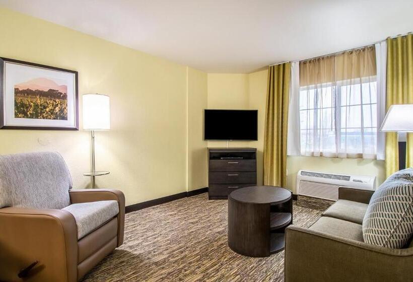 스위트 킹사이즈 침대, Candlewood Suites Portland Airport, An Ihg