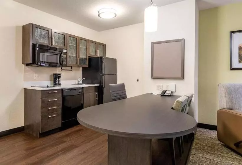 デラックススイート, Candlewood Suites Portland Airport, An Ihg