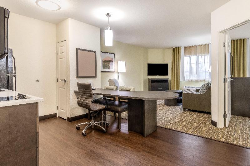 스위트 킹사이즈 침대, Candlewood Suites Portland Airport, An Ihg