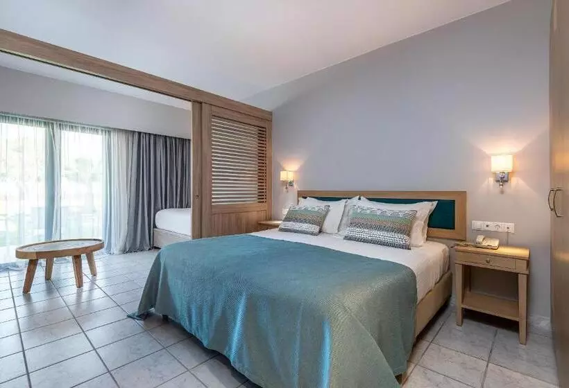 庭の見えるジュニアスイート, Atlantica Beach Resort Kos