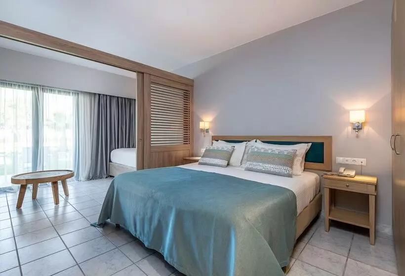 庭の見えるジュニアスイート, Atlantica Beach Resort Kos
