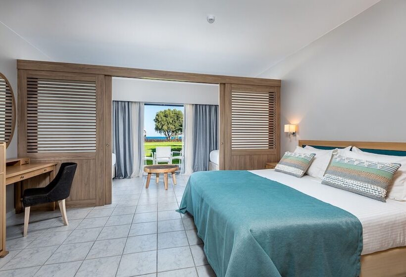 סוויטת ג'וניור נוף לים, Atlantica Beach Resort Kos