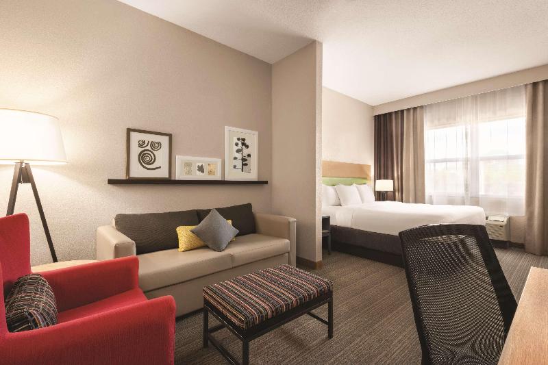 מיטת קינג בסוויטה, Country Inn & Suites By Radisson, Bradenton Lakewood Ranch, Fl